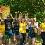 Schatzsuche und Schnitzeljagd mit Team Sonnengelb bei SOMMERJUNG, dem Ferienlager für Erwachsene