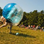 Buuble Soccer und Bubbleball bei SOMMERJUNG, dem Ferienlager für Erwachsene