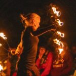 Feuershow bei SOMMERJUNG, dem Ferienlager für Erwachsene