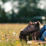 Schlafen, Ausruhen und im Gras liegen bei SOMMERJUNG, dem Ferienlager für Erwachsene