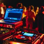 DJ Musik bei SOMMERJUNG, dem Ferienlager für Erwachsene