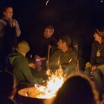 Lagerfeuerstimmung bei SOMMERJUNG, dem Ferienlager für Erwachsene
